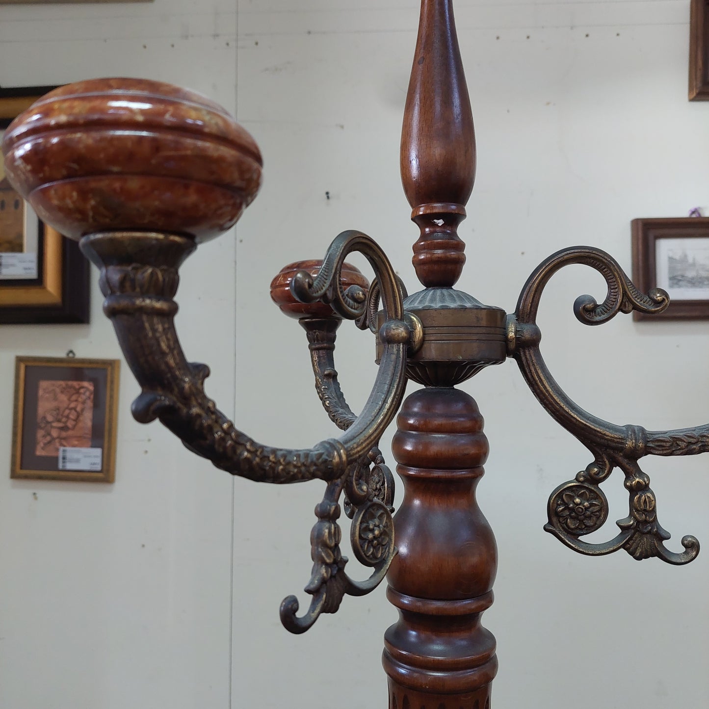 Piantana Appendiabiti* Legno/ottone