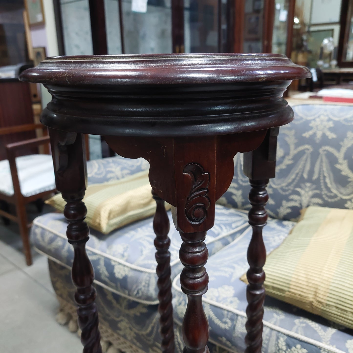 Alzatina Etnica Legno 4/piedi Torchon Cm47x47x103h