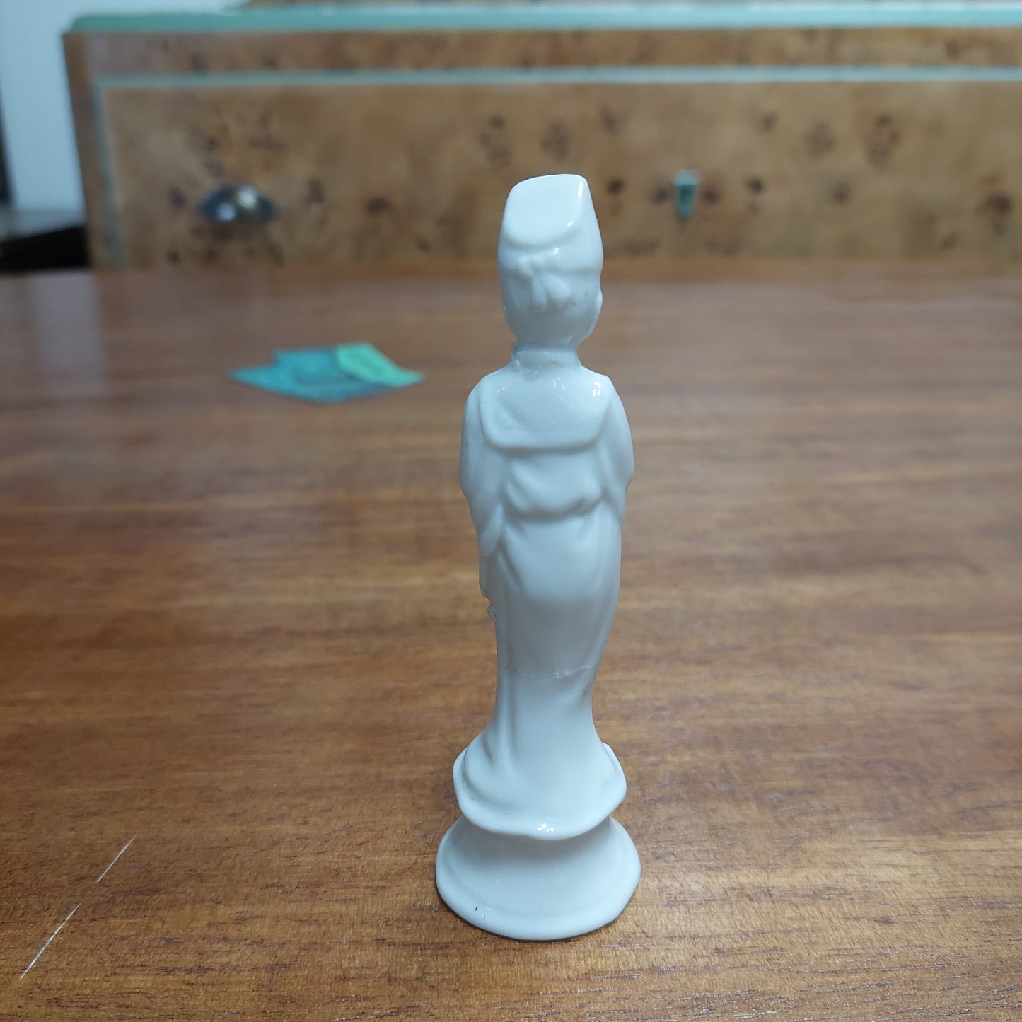 Statuina Figura Orientale Porcellana Bianca Antica