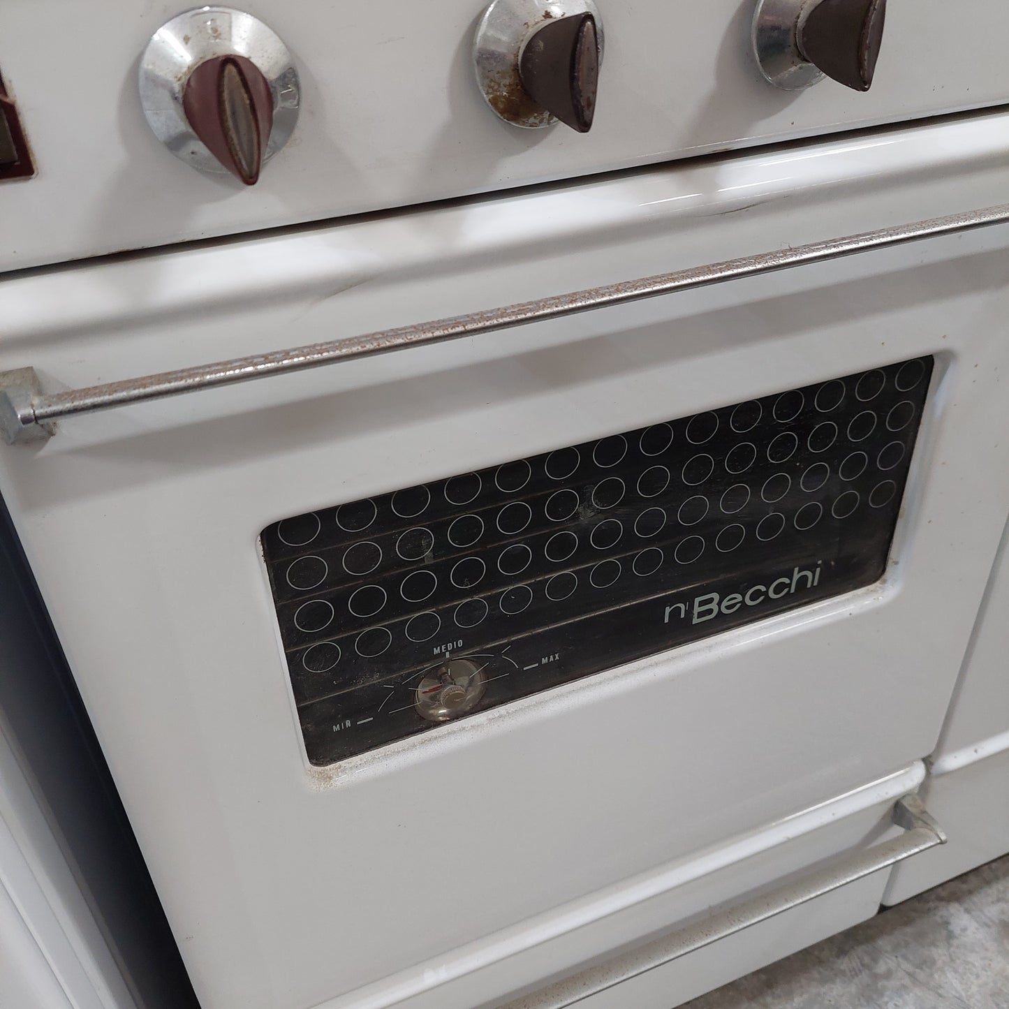 Cucina A Gas Becchi C/portabombola 4/fuochi+forno Cm86x56x92