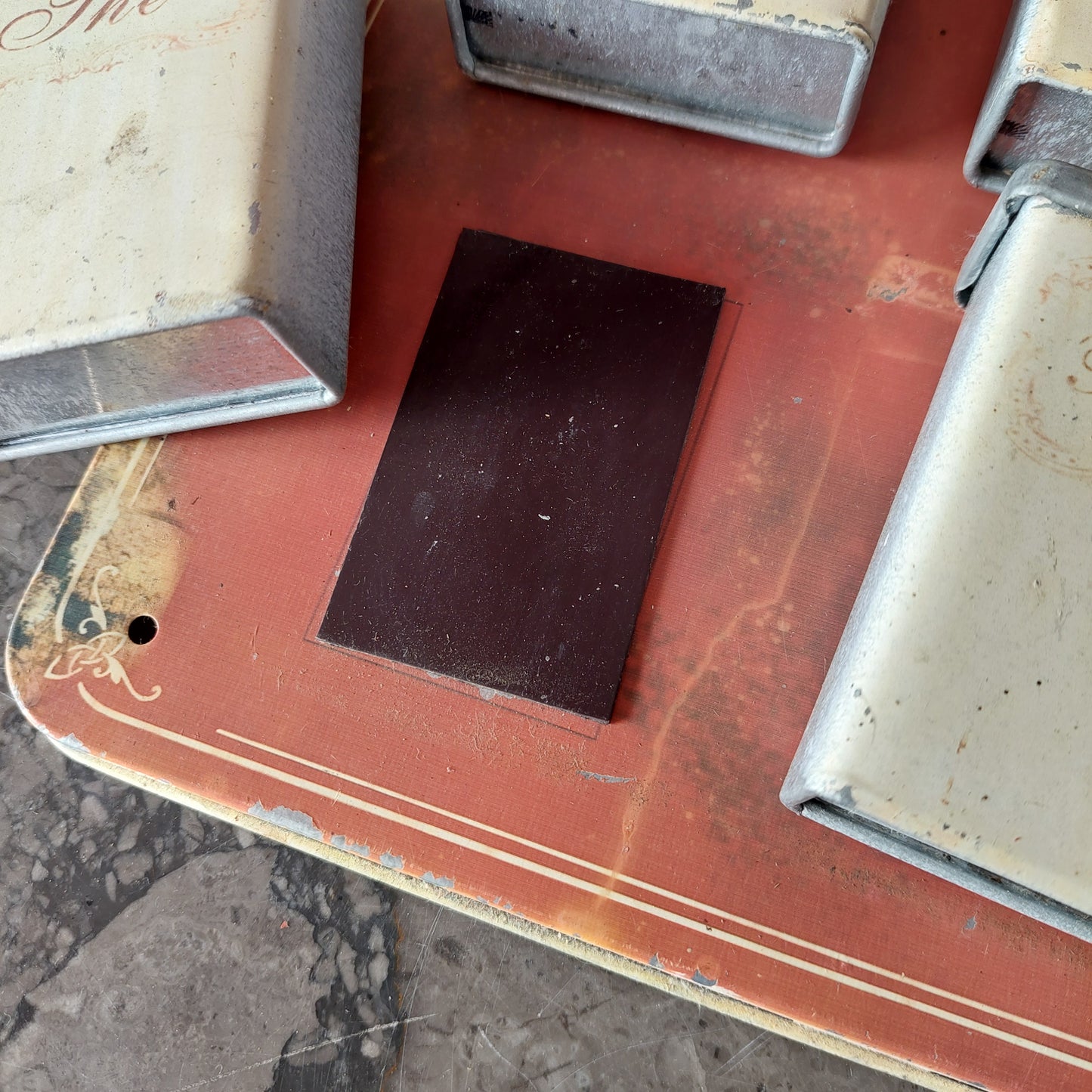 Portaspezie Da Parete Metallo Vintage Cm27x27