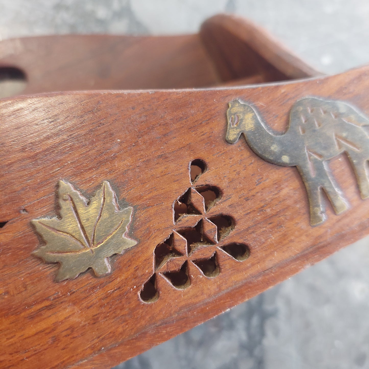 Portalettere Legno Etnico Con Inserti Ottone