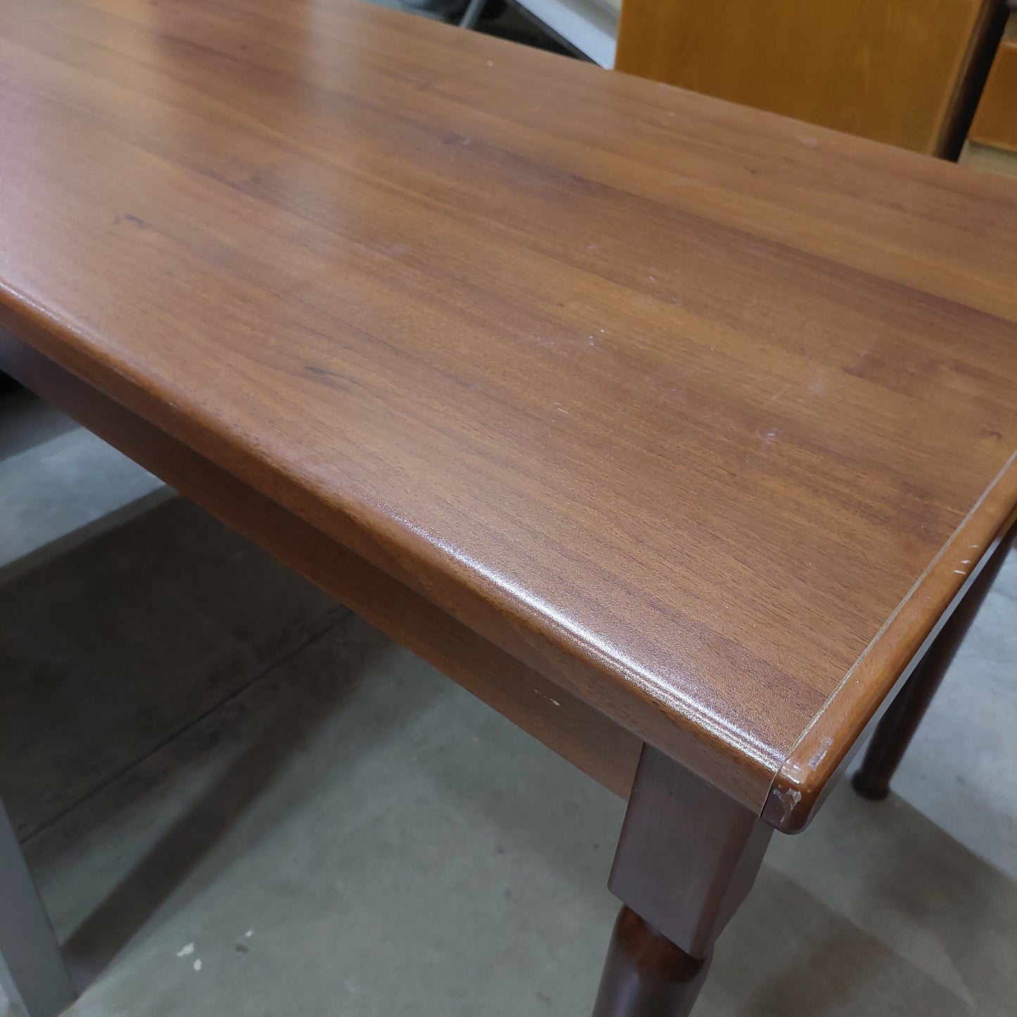 Tavolo Da Pranzo Color Noce Scuro Cm130x80x79h