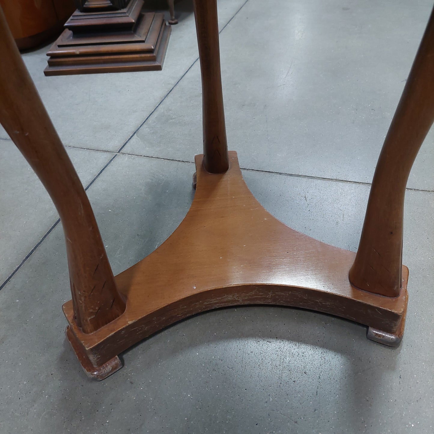Tavolino 3/piedi Cigno 1/c "selva" Made In Italy D37x62h