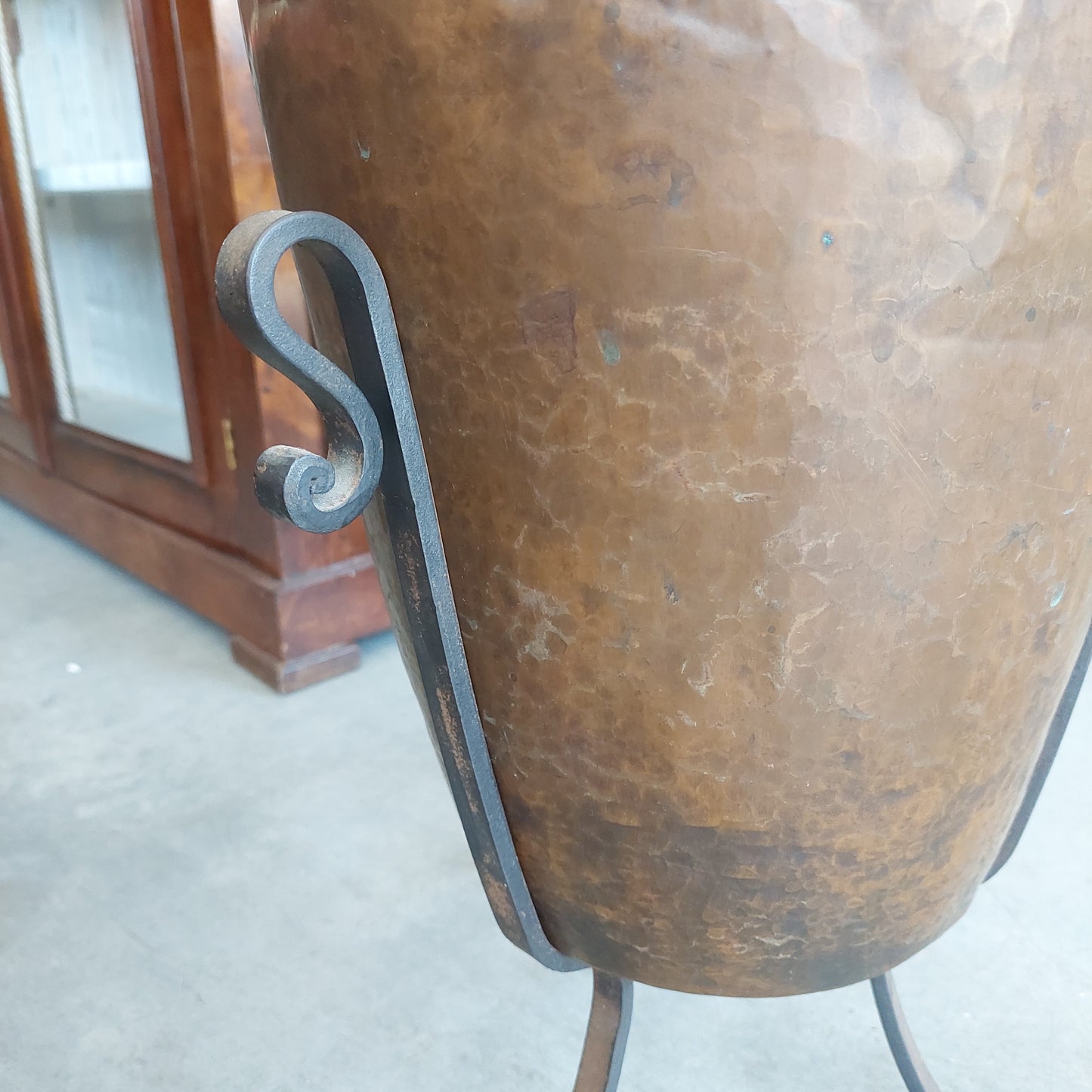 Portaombrelli Anfora In Rame Martellato D24 65h