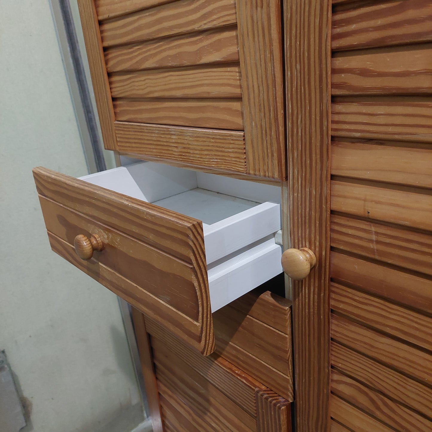 Mobiletto Stretto Persianine Cm70x30x185h