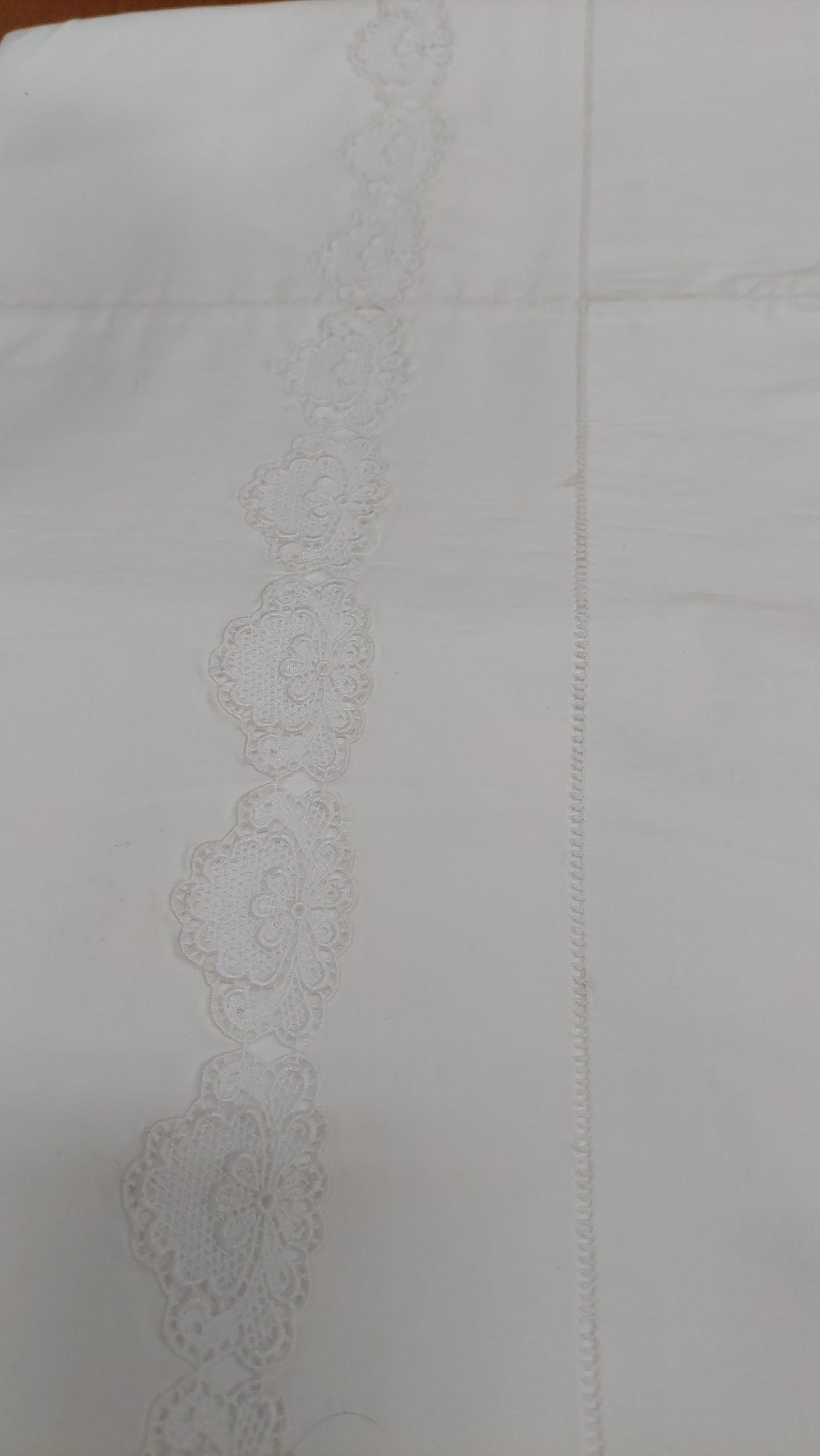 Lenzuolo Matrimoniale Bianco + Coppia Federe* Cotone Ricamato