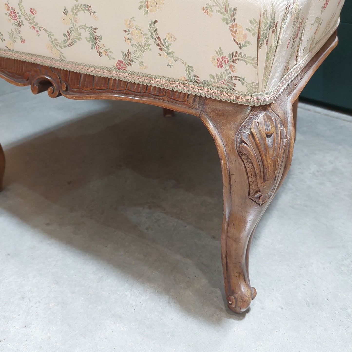 Poltroncina Da Camera Noce/tessuto Fiori