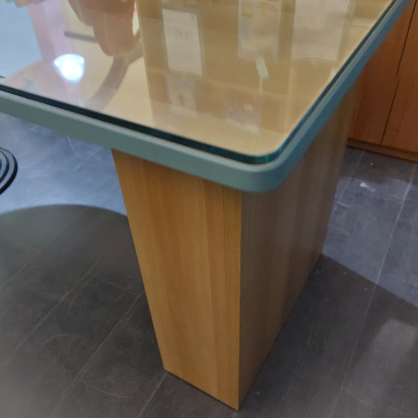 Scrivania Curva Avion Piano Vetro Cm170x72x78,5h