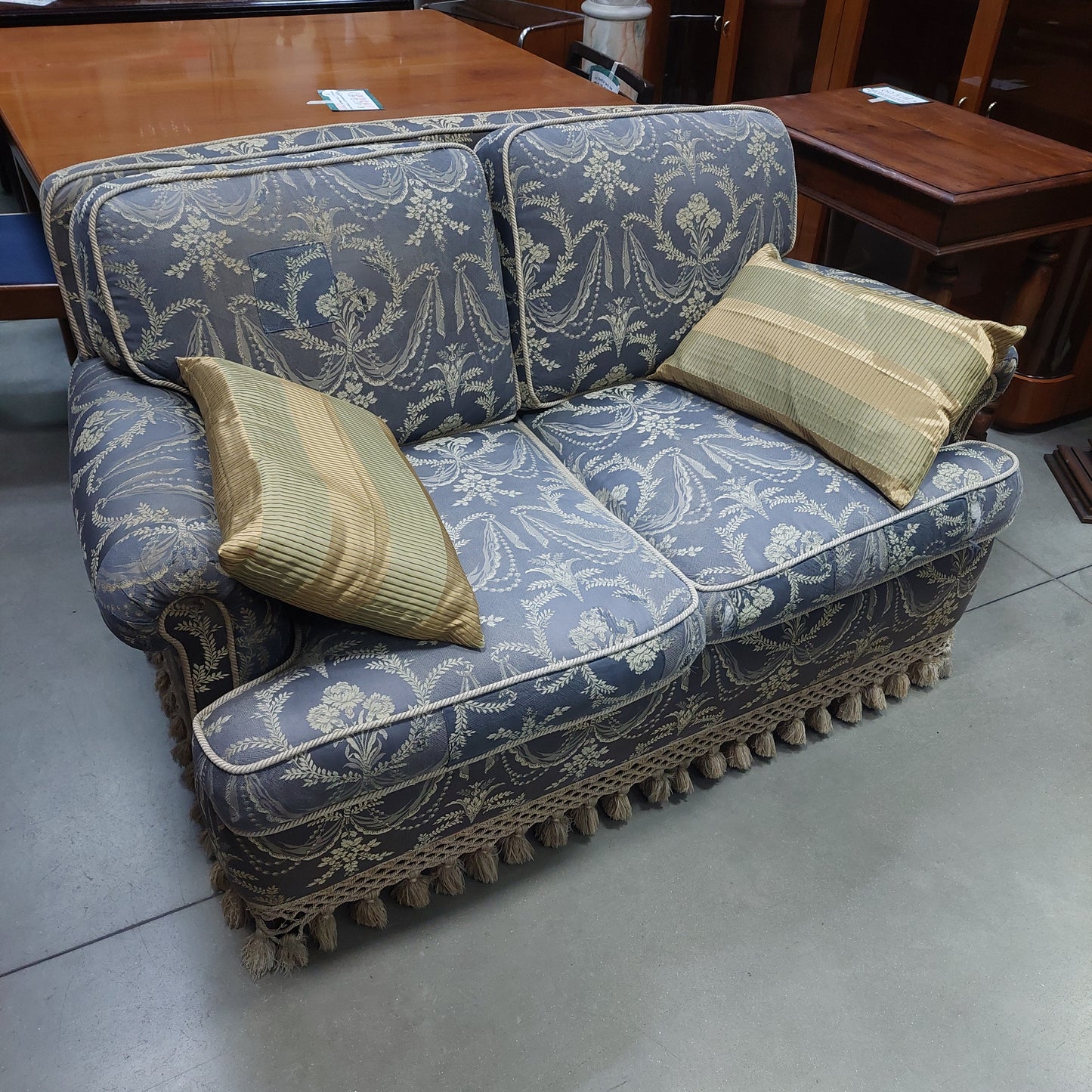 Divano* 2/posti Tessuto Con Frange Cm144x85x
