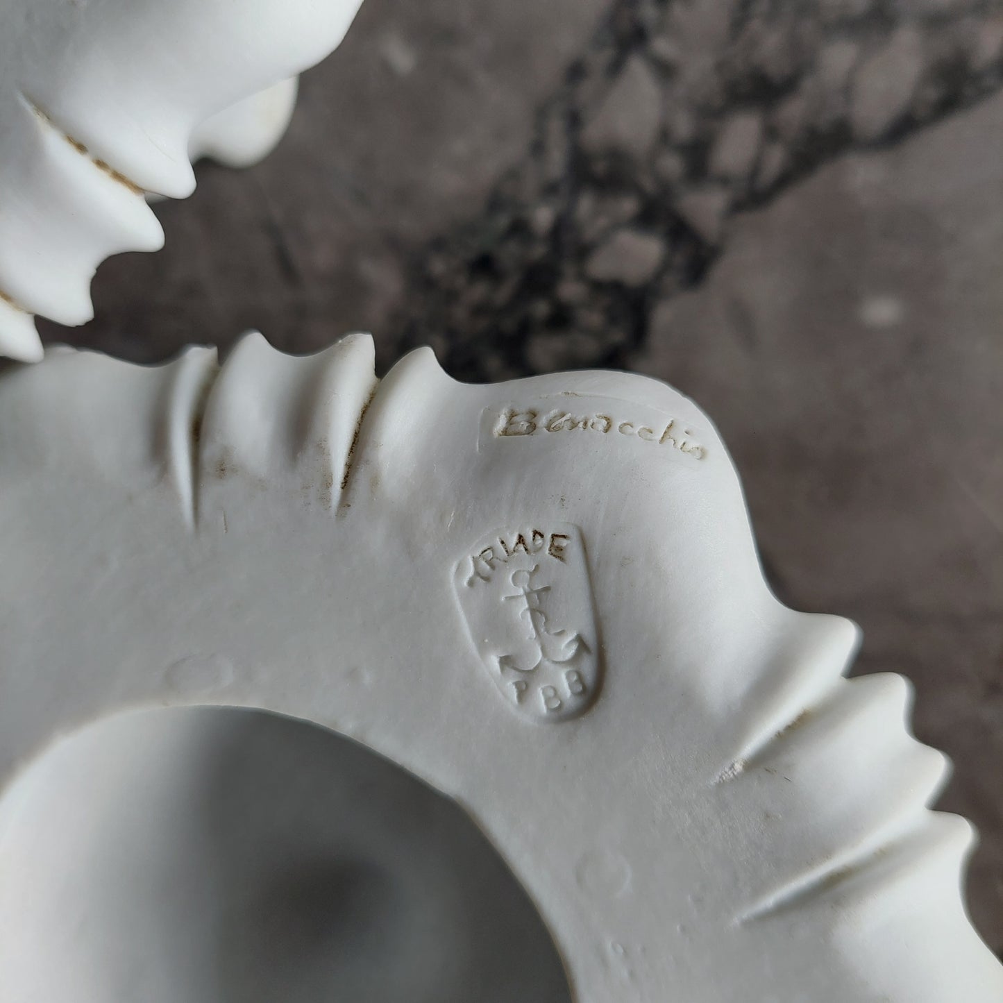 Coppia Portacandele Porcellana* Capodimonte Biscuit Triade Di Benacchio