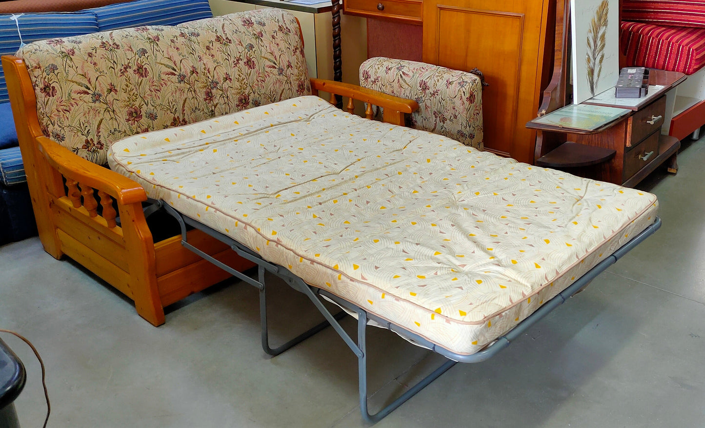 Divano Letto Legno Tessuto Fiori St. Country