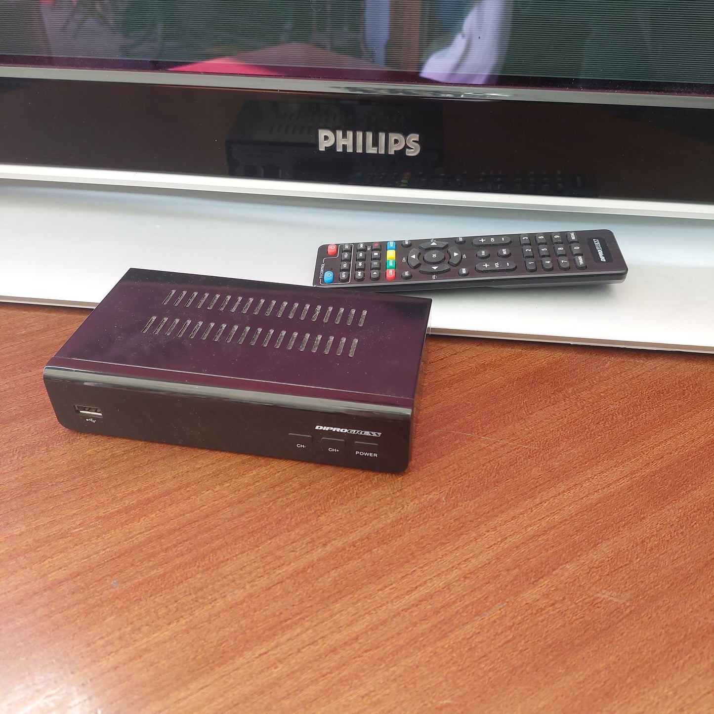 Tv Philips 42 Pollici Flat + Decoder Esterno