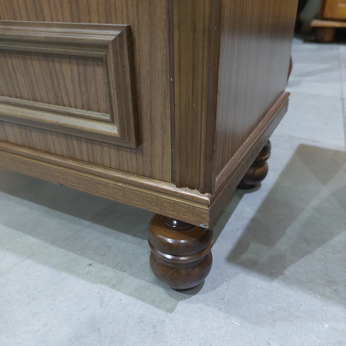 Comodino Legno Noce 3 Cassetti Cm53,5x28x56h
