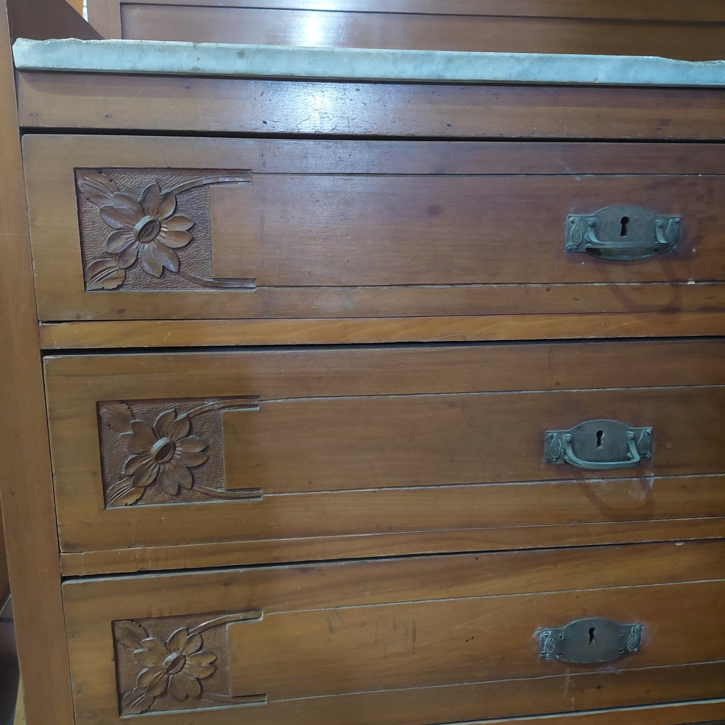 Cassettiera* Legno Stile Liberty Con Specchio