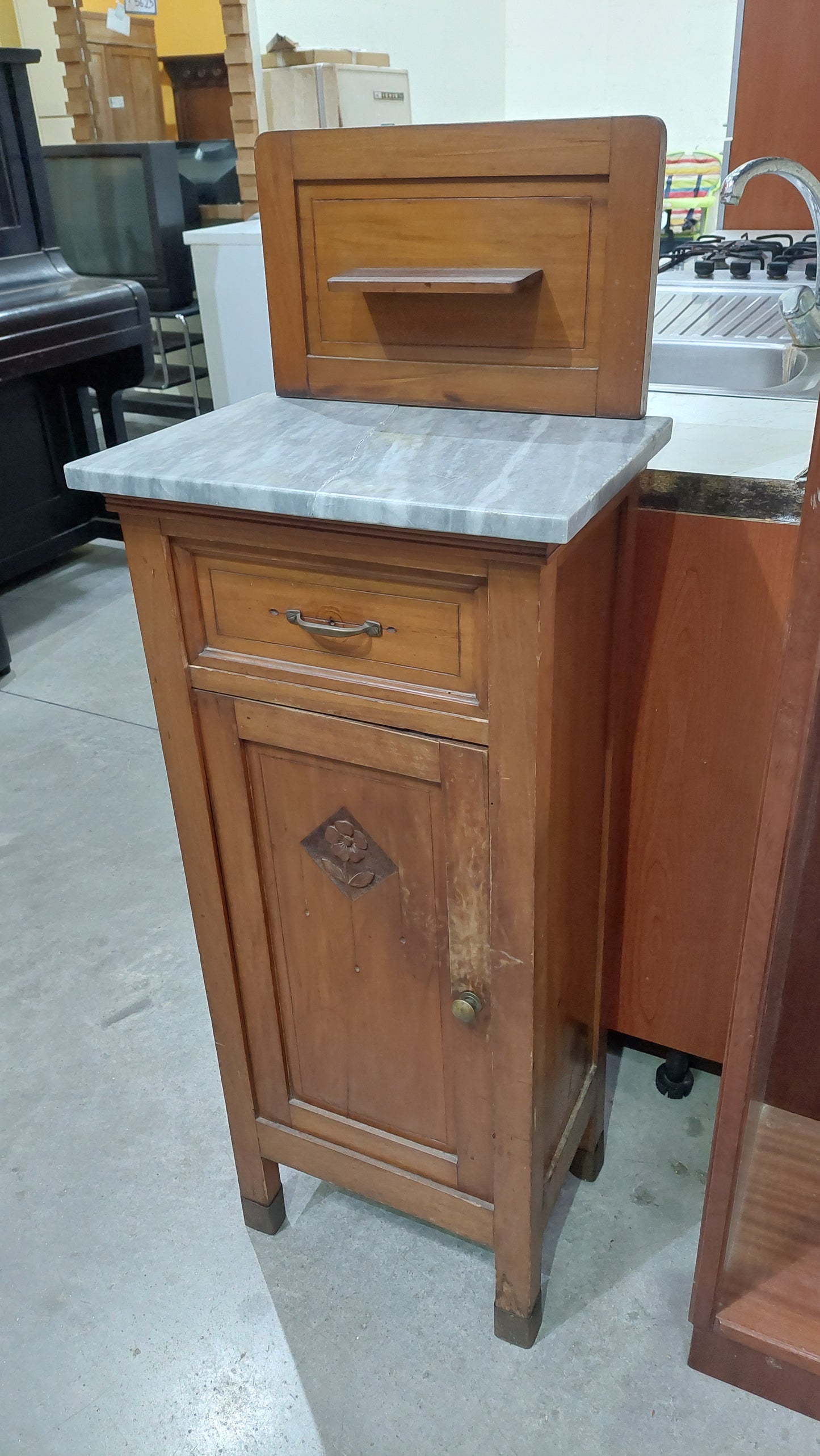 Comodino St.liberty Legno Con Marmo* 1/c 1/s 43x31x119h