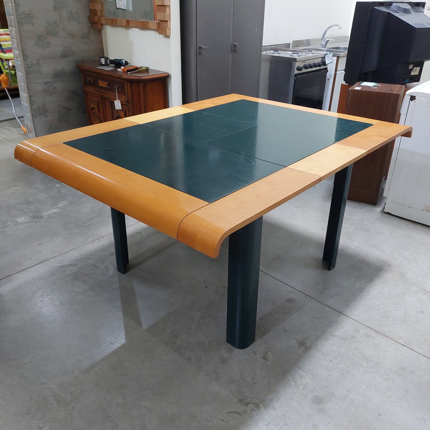 Tavolo All. Legno Bicolore Design Anni 70 Cm116x116x77h