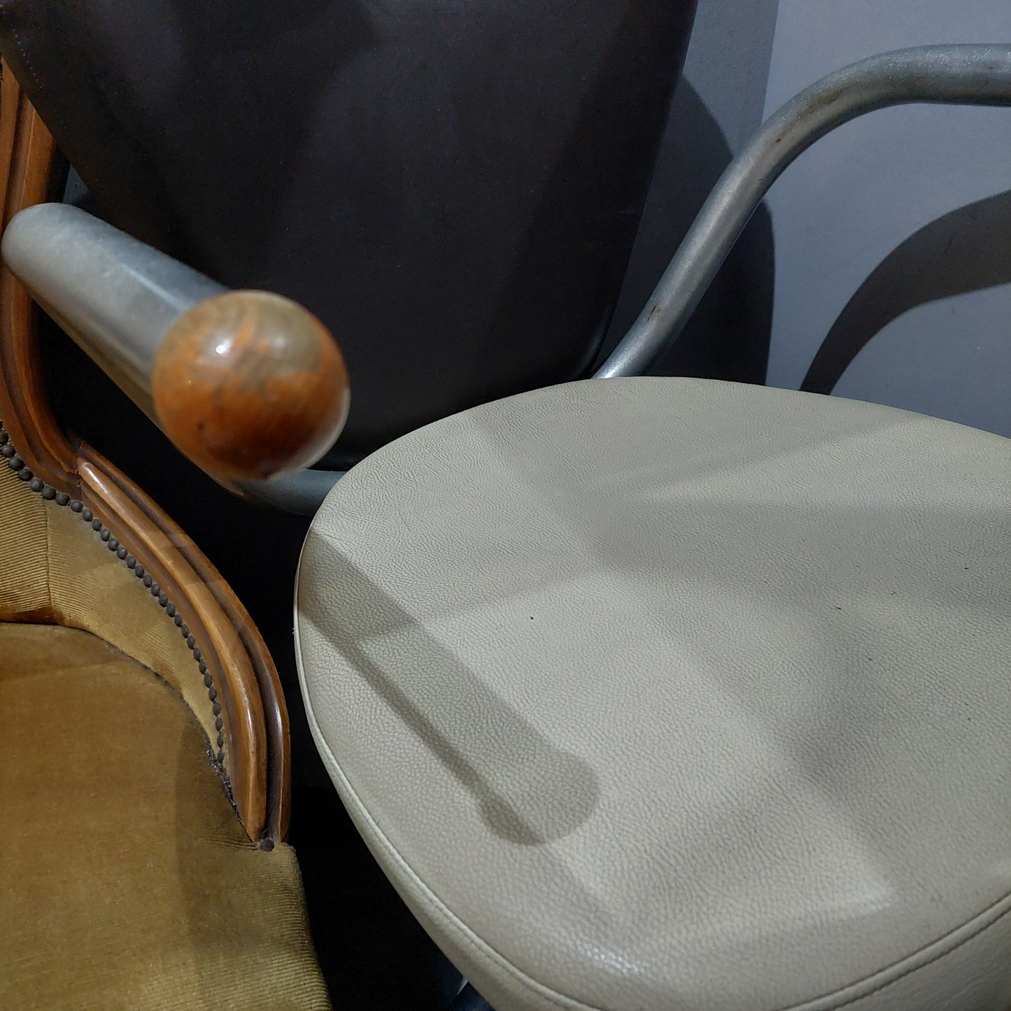 Poltroncina* Girevole Testa Di Moro/ghiaccio