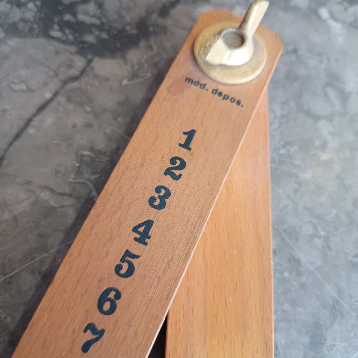 Calendario Perpetuo A Compasso Vintage In Legno