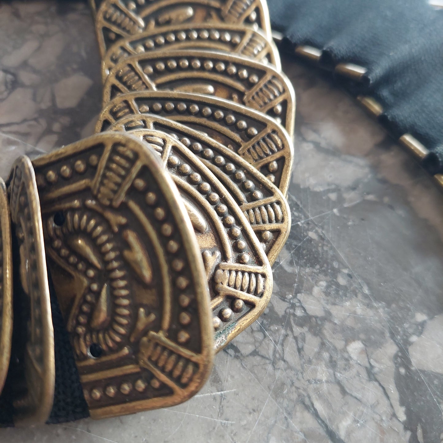 Cintura Etnica Vintage Con Scaglie In Ottone