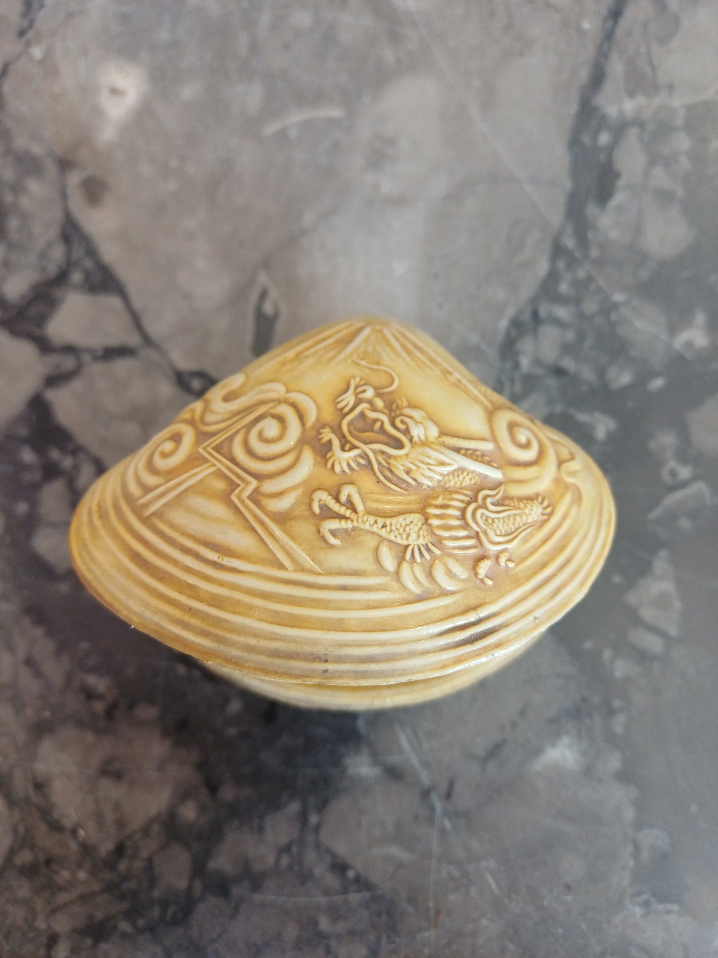 Anabori Netsuke Giapponese Su Conchiglia Celluloide