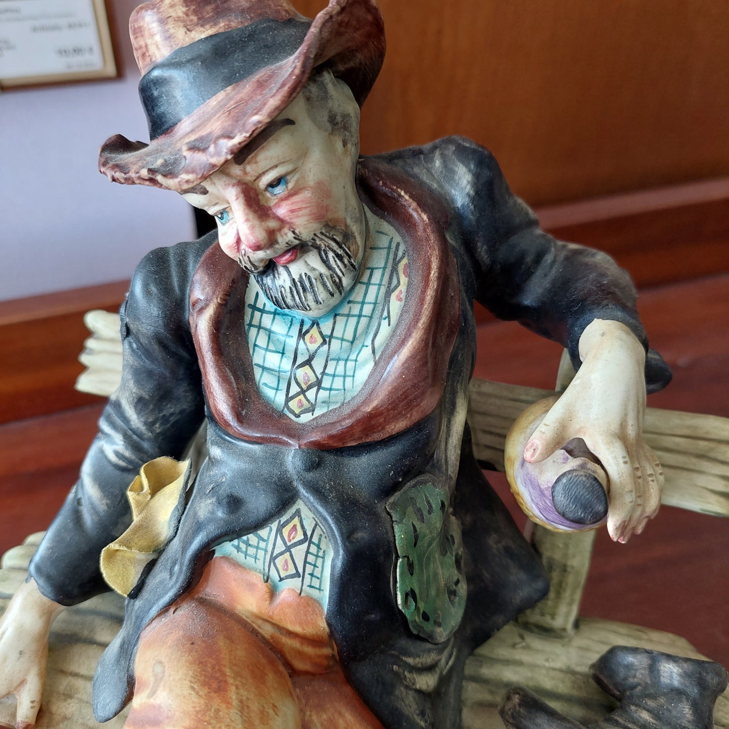 Statua Barbone Su Panchina Porcellana* Capodimonte