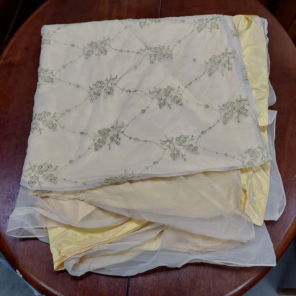 Copriletto Anni '50 Beige Ricamato Cm260x260
