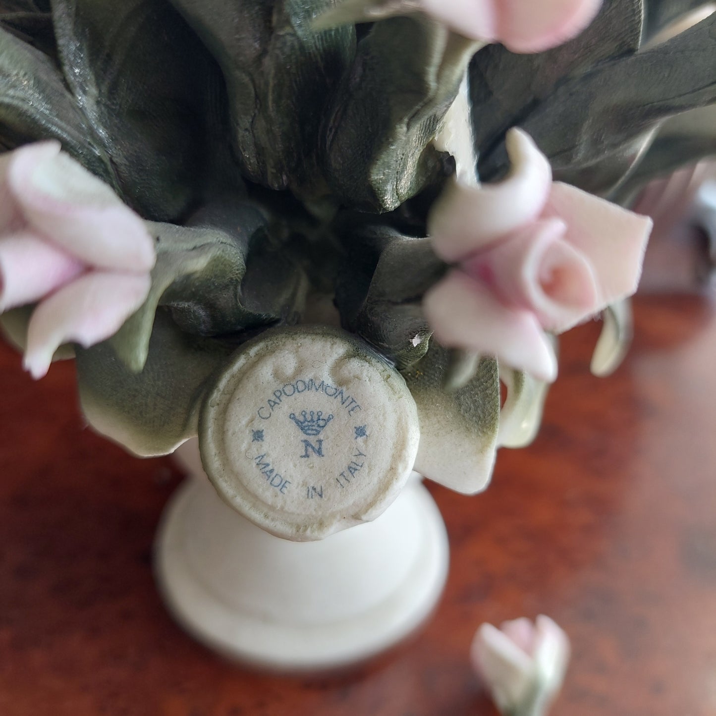 Vaso Con Roselline Porcellana* Capodimonte