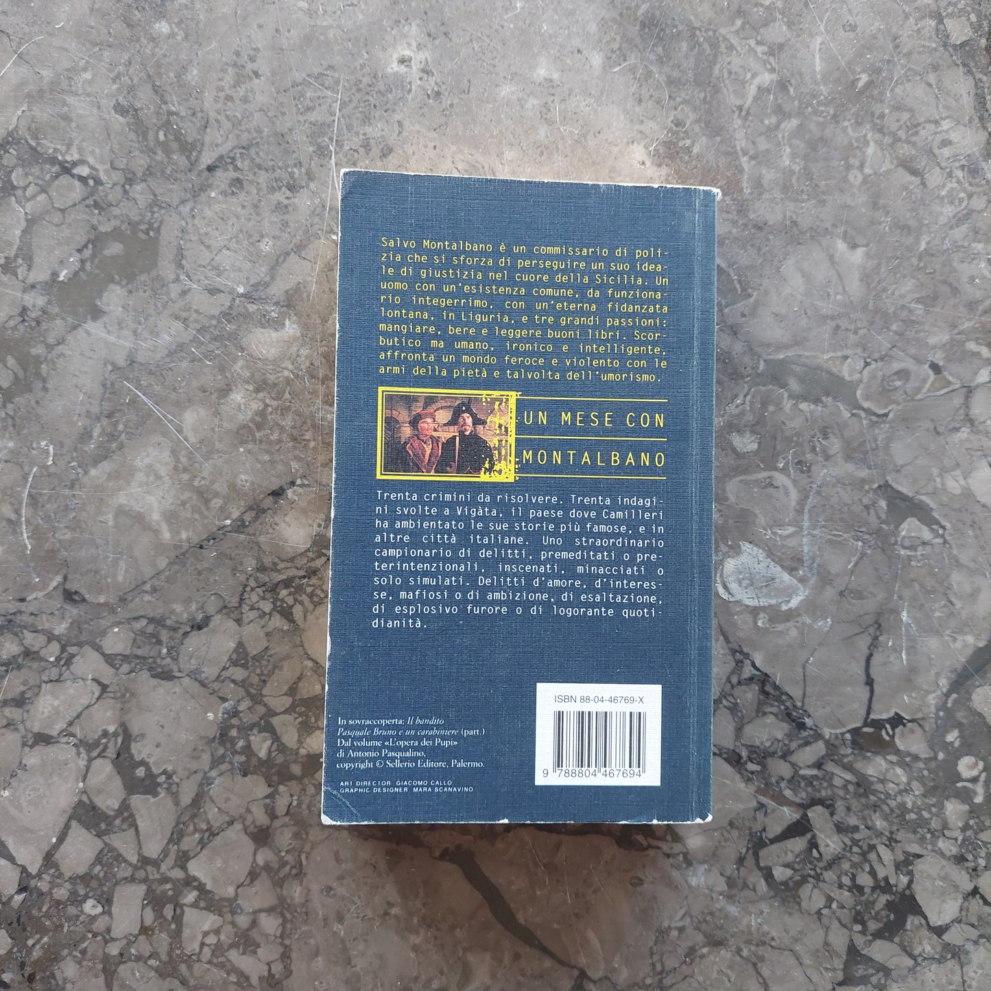 Un Mese Con Montalbano - Andrea Camilleri