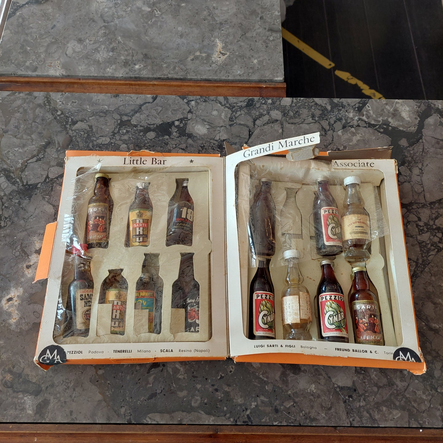 Set/15 Bottigliette Liquore Mignon Da Collezione