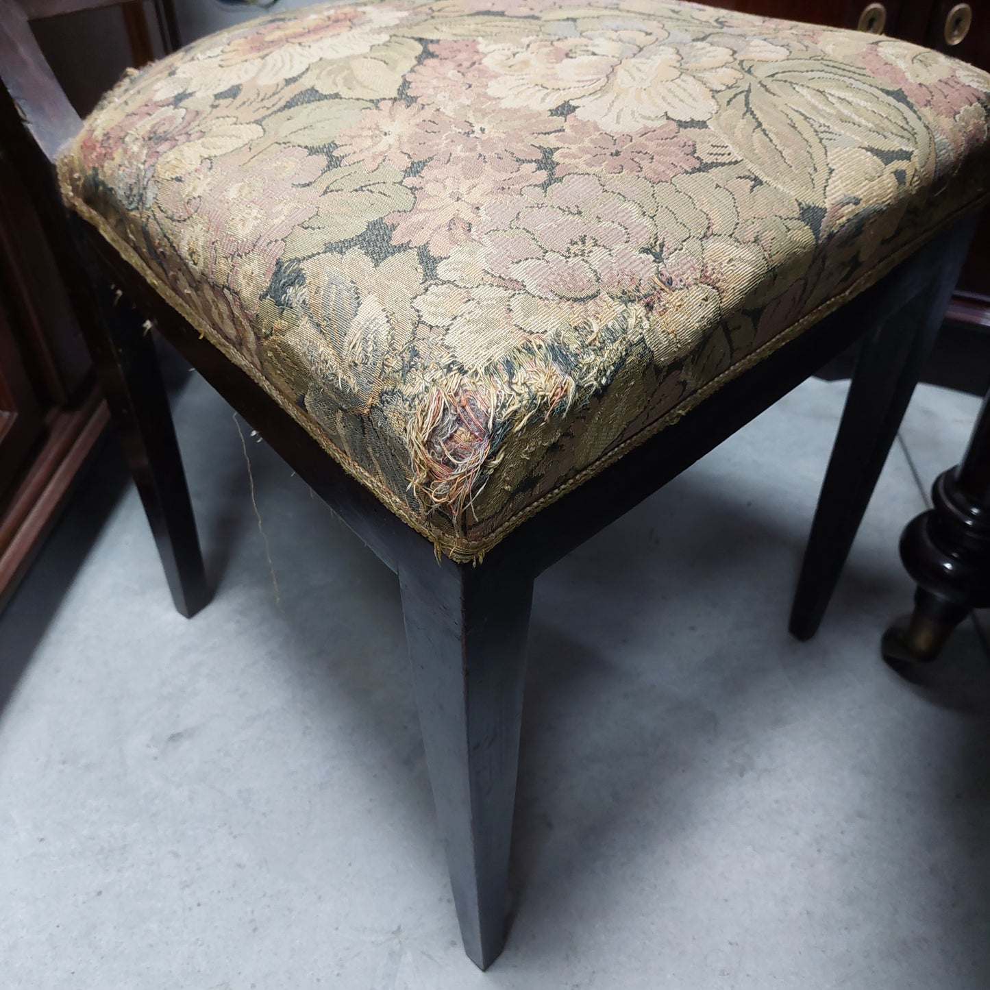 Sedia Antica Legno/imb Tessuto* Fiori