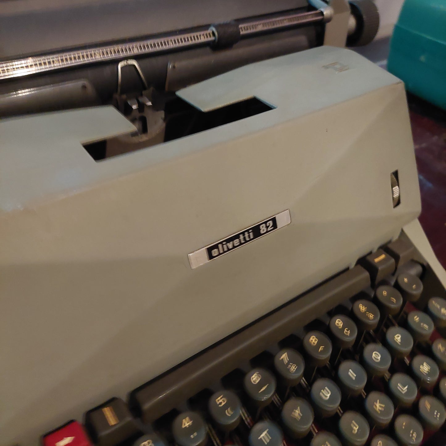 Macchina Da Scrivere Olivetti 82