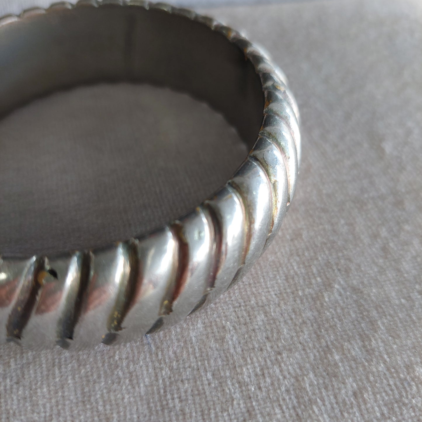 Bracciale Rigido Plastica Argentato Effetto Metallo
