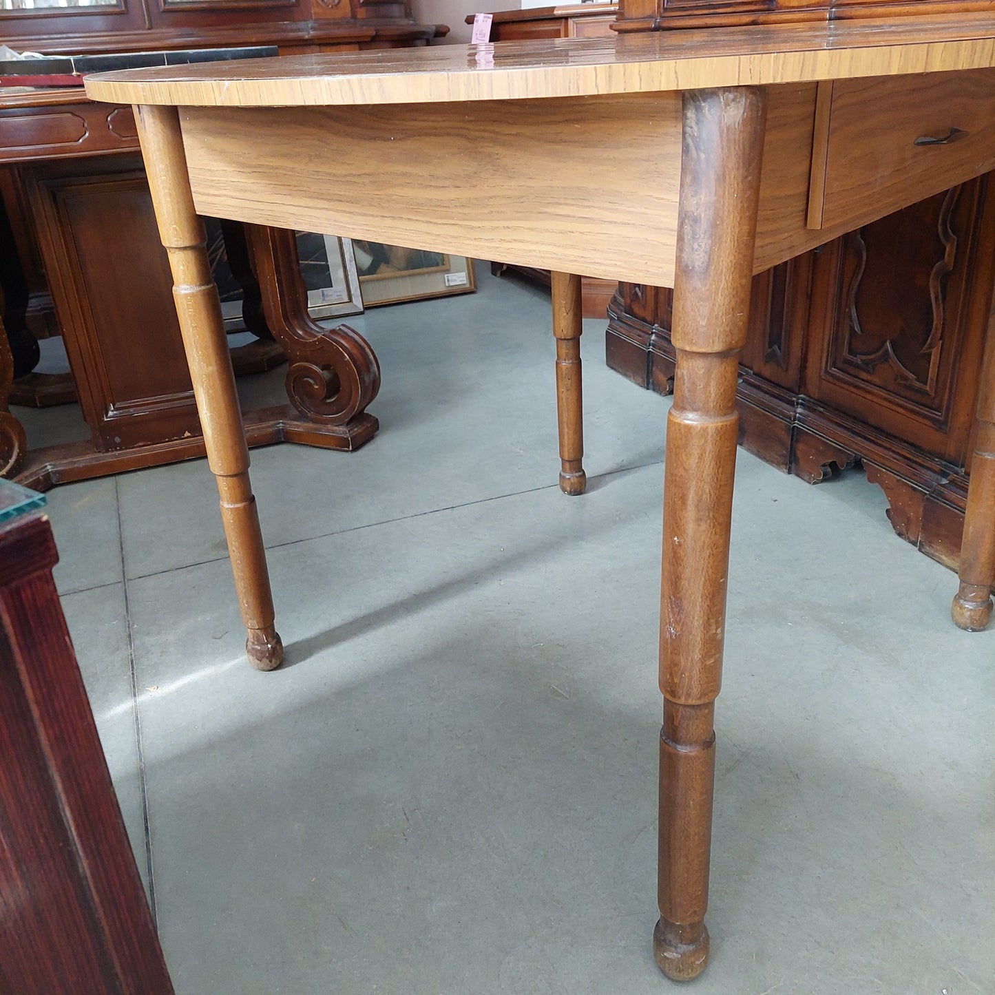 Tavolo Tondo Formica Noce 1/c Cm106,5x78