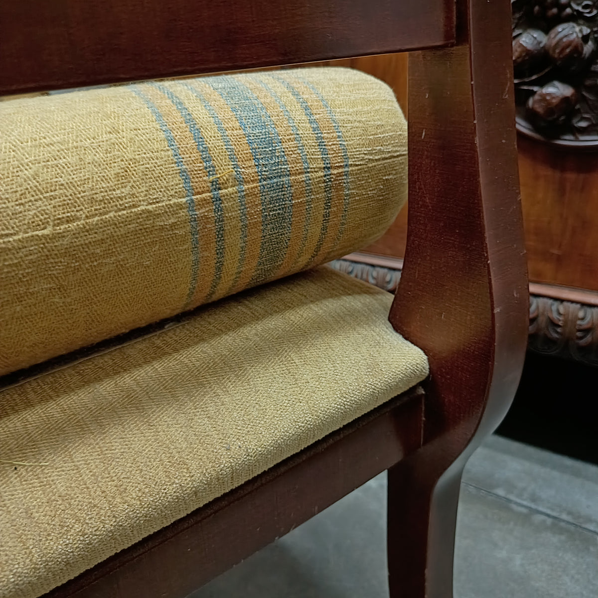 Panchetta Arte Povera Noce +2cuscini Cm110x38x76h