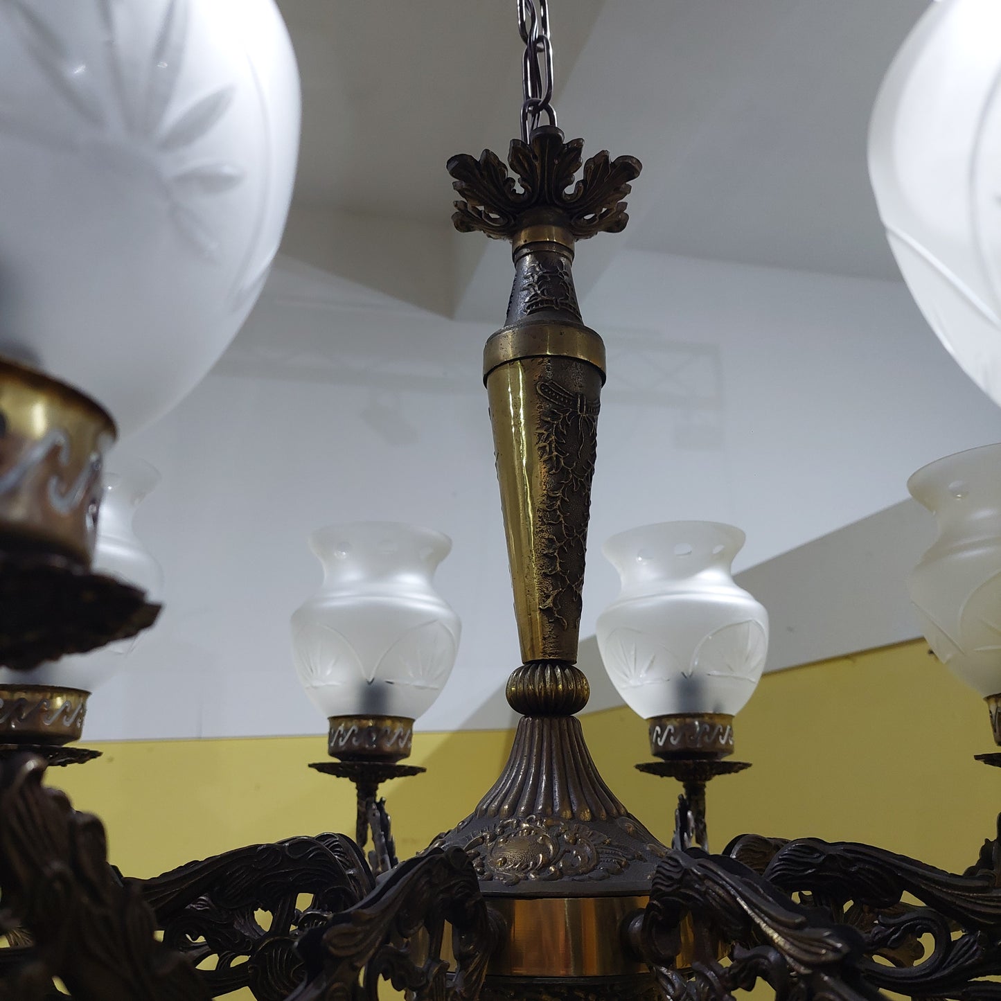 Lampadario Ottone/coppe Vetro 8/luci