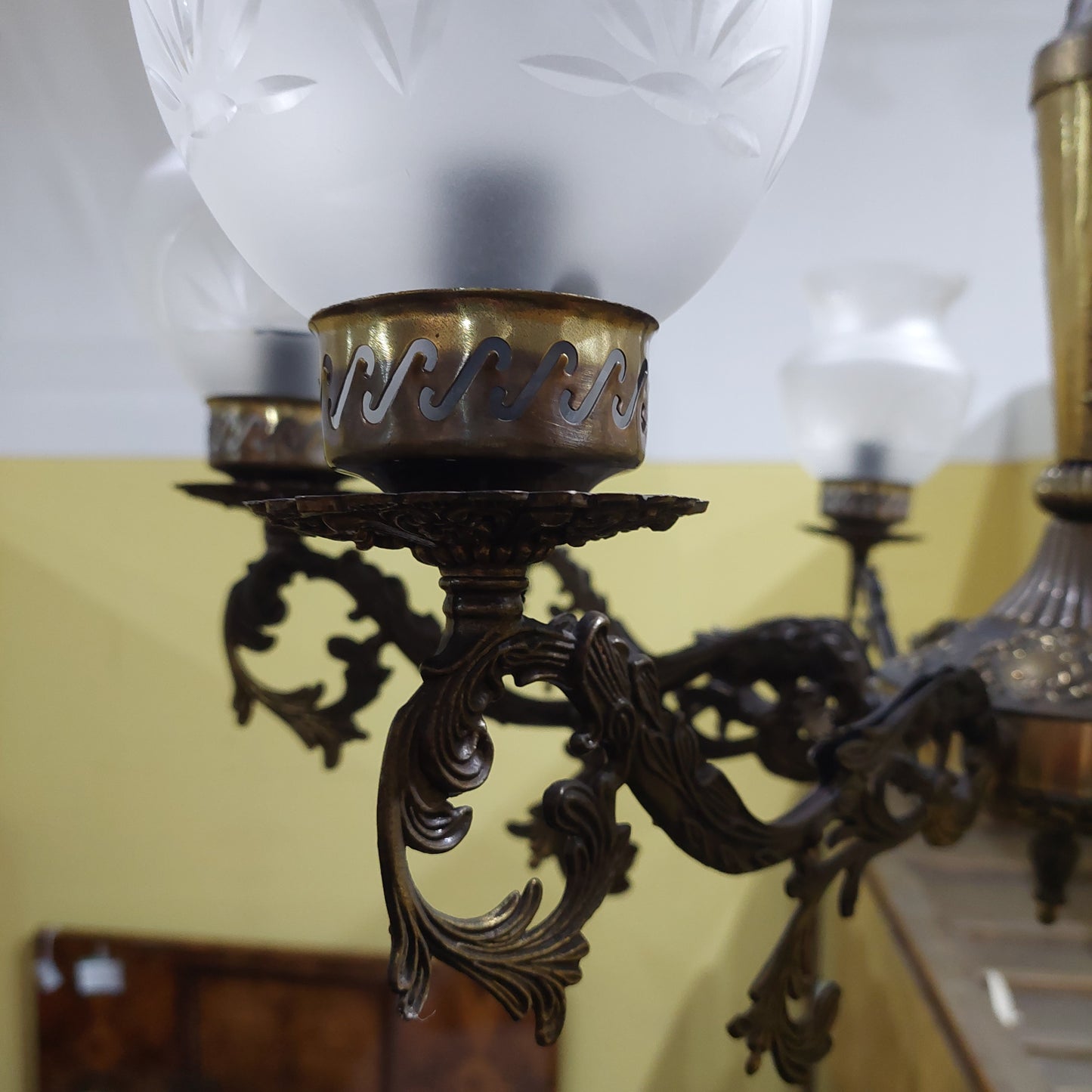Lampadario Ottone/coppe Vetro 8/luci