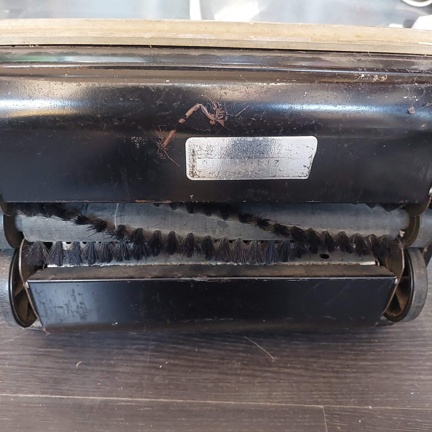 Pulisci Tappeti Vintage In Metallo