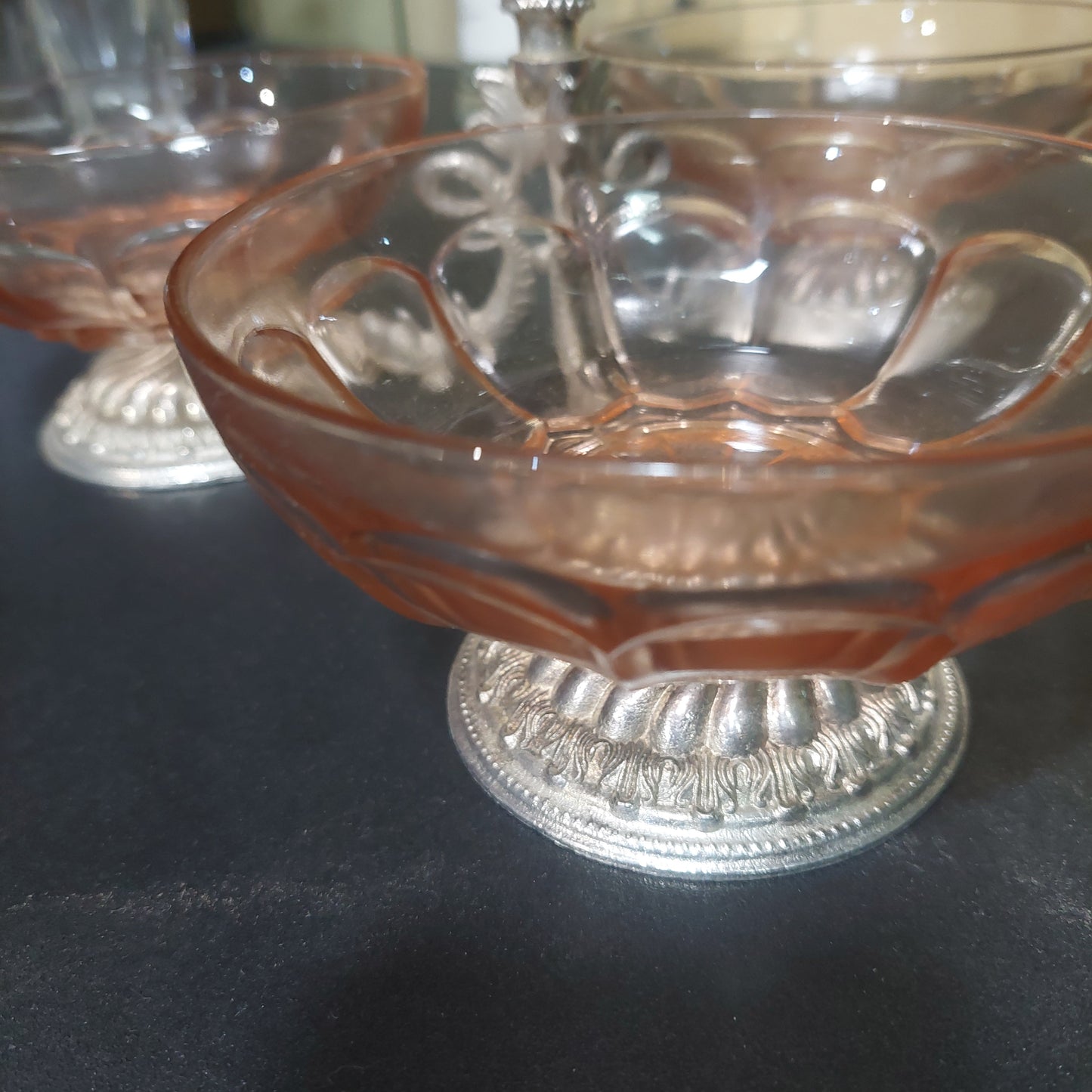 Antipastiera Silver Con 3 Ciotoline Vetro Rosa