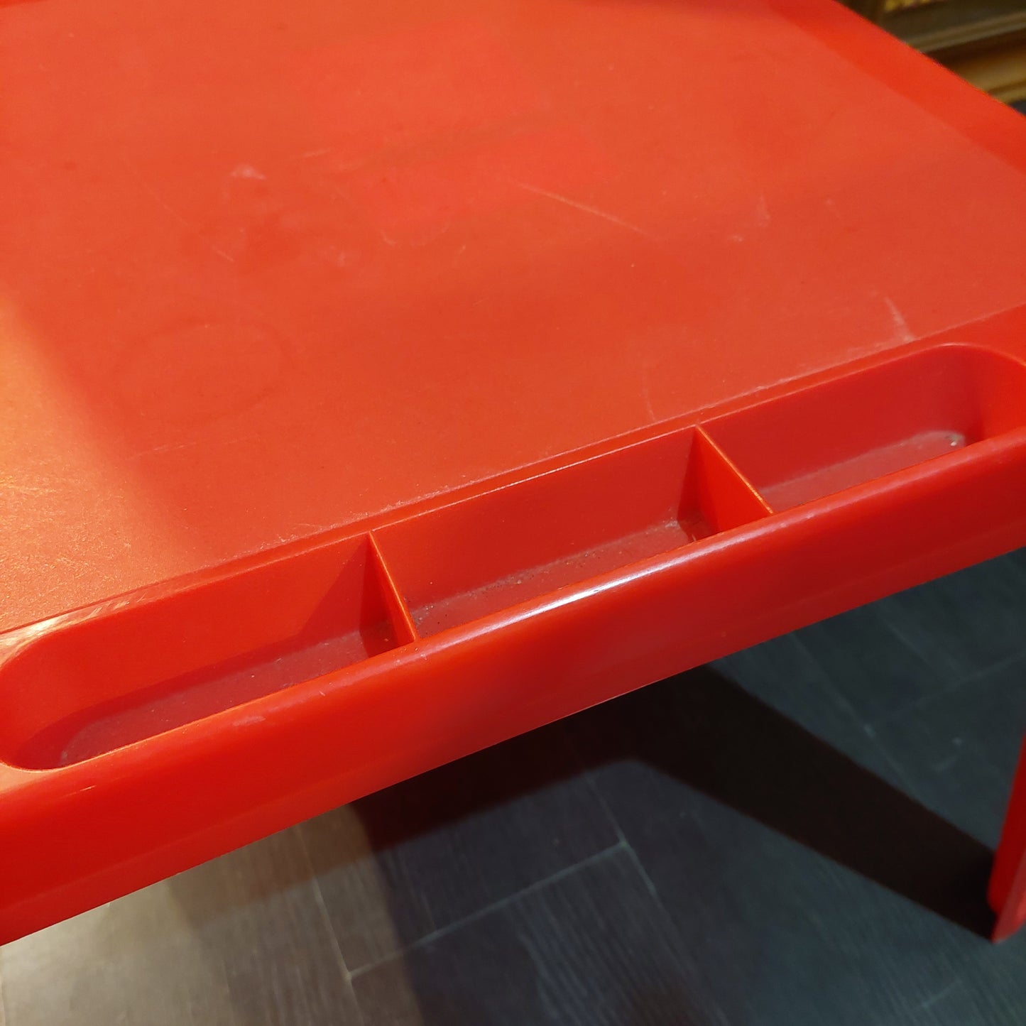 Tavolino Per Bambini In Plastica Rossa Cm50x50x44h