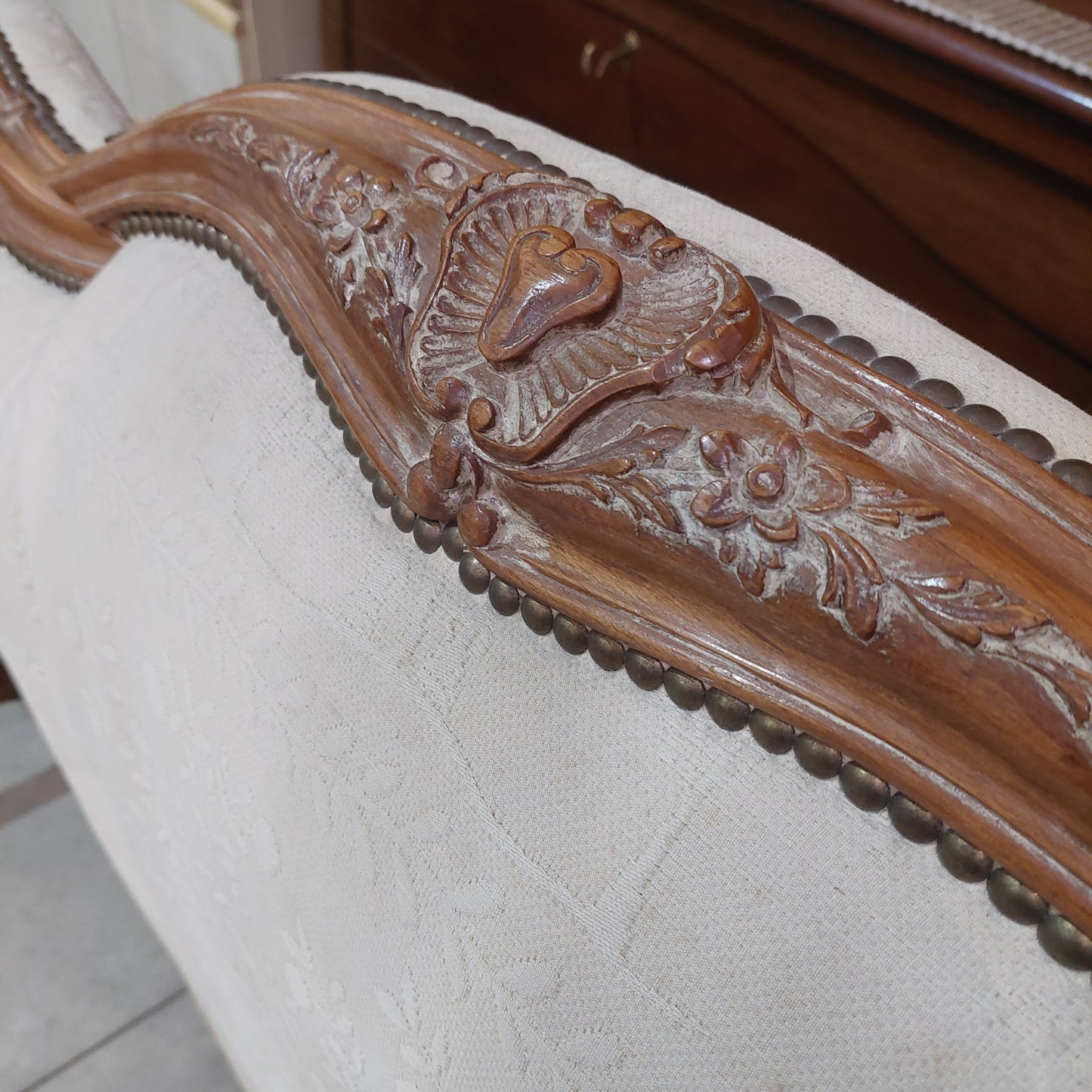 Letto Matrimoniale Legno Imbottito Stile Classico