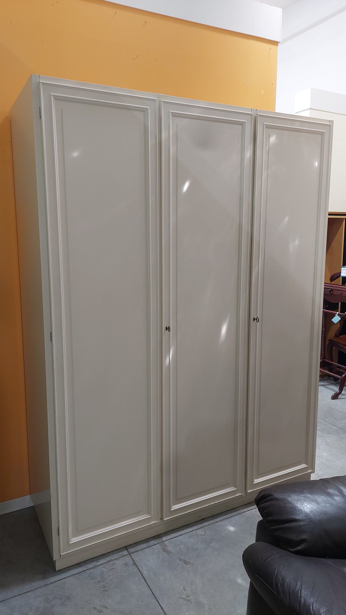Armadio 3 Ante Legno Bianco Cm166x60x222h