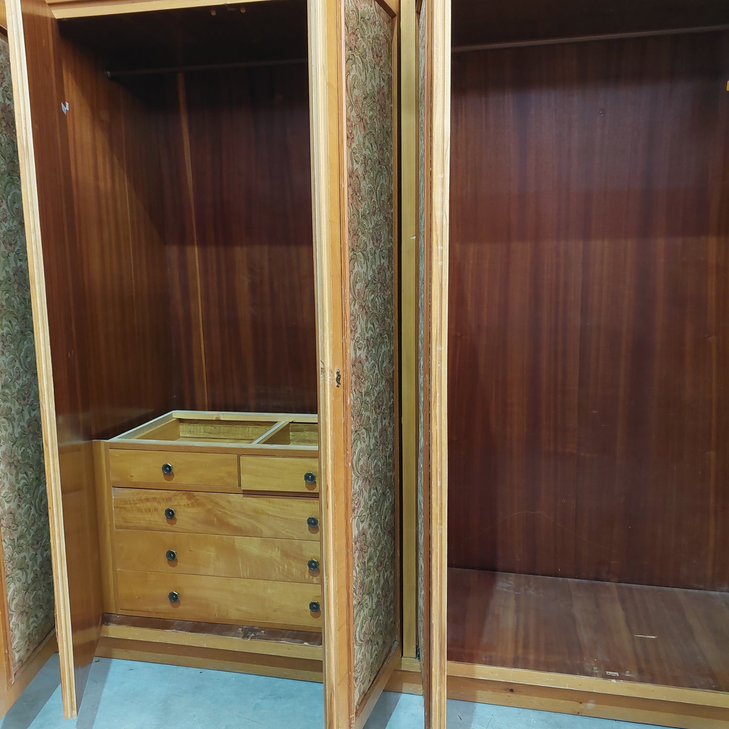 Armadio 10 Ante Legno/tessuto A Fiori* Cm260x62x285h