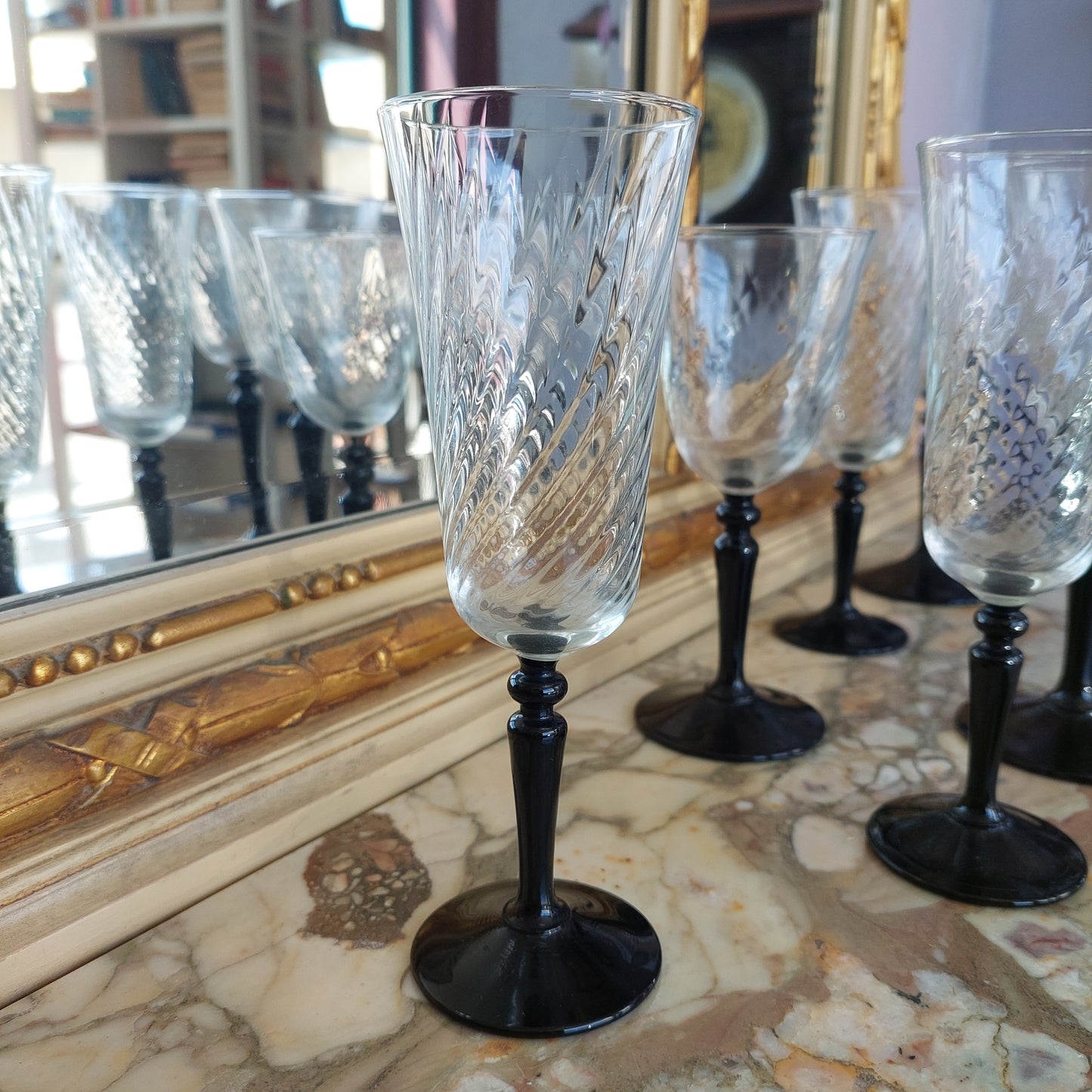 Set/11 Calici Assortiti Vetro Di Murano Base Nera
