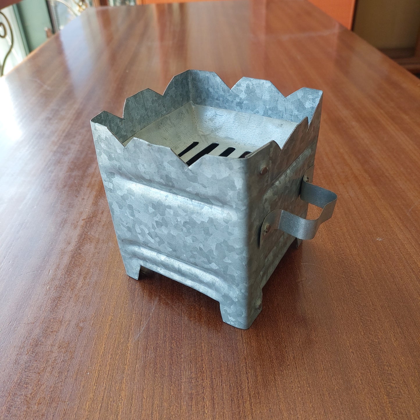 Mini Griglia Portatile Artigianale In Latta