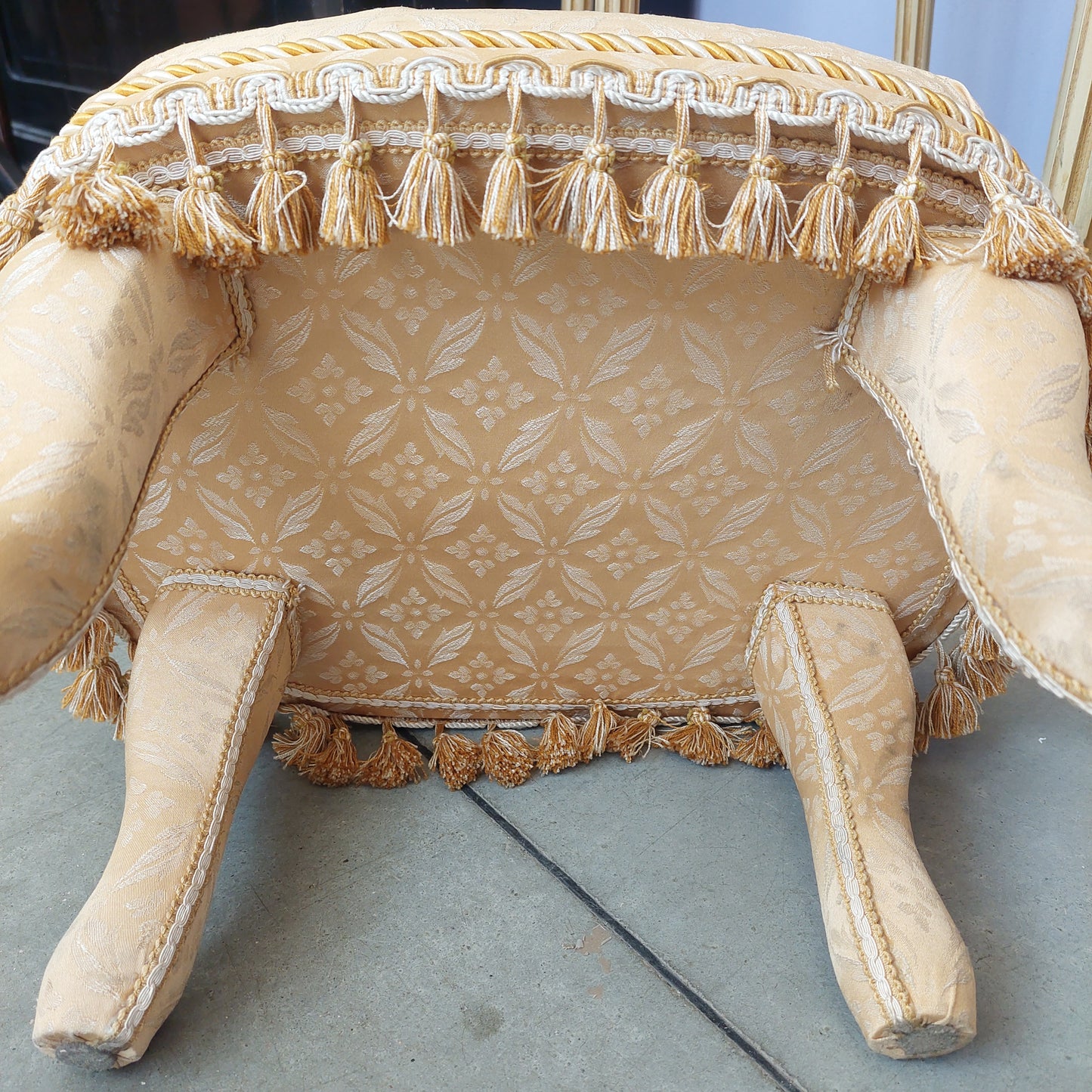 Pouf Poggiapiedi Tessuto Con Frange