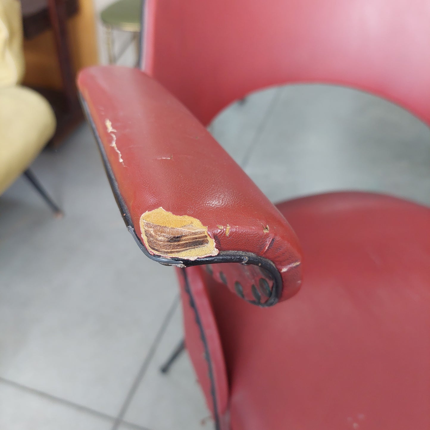 Poltroncina Vintage Bordeaux Anni 60
