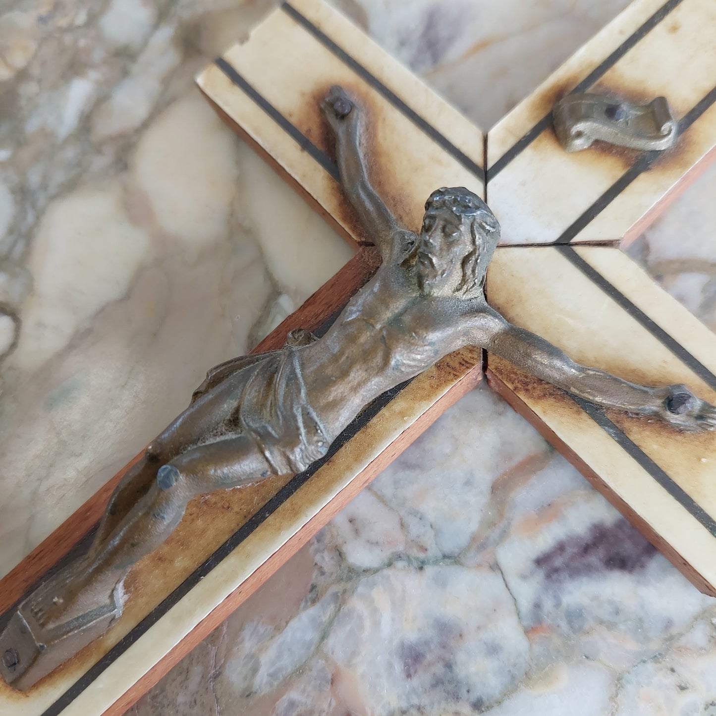 Crocifisso Legno/madreperla/ottone Cm11x20