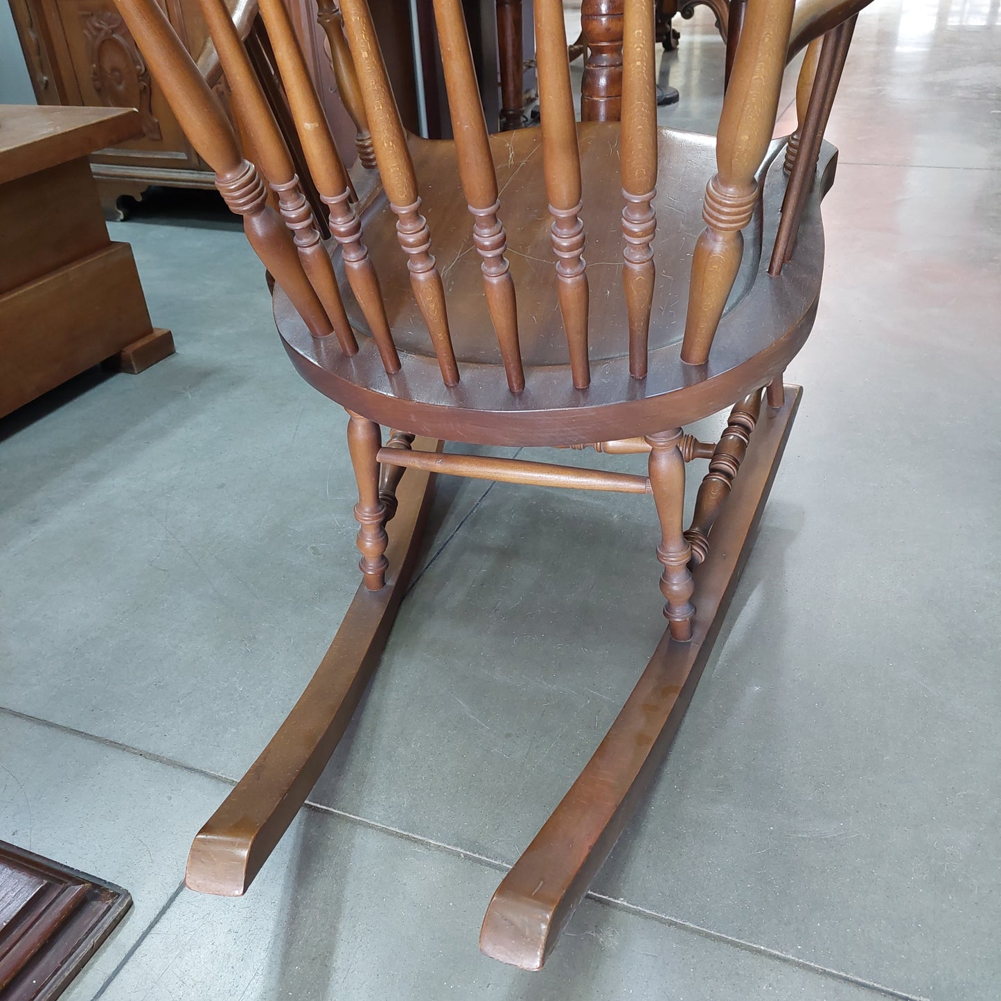 Sedia A Dondolo In Legno