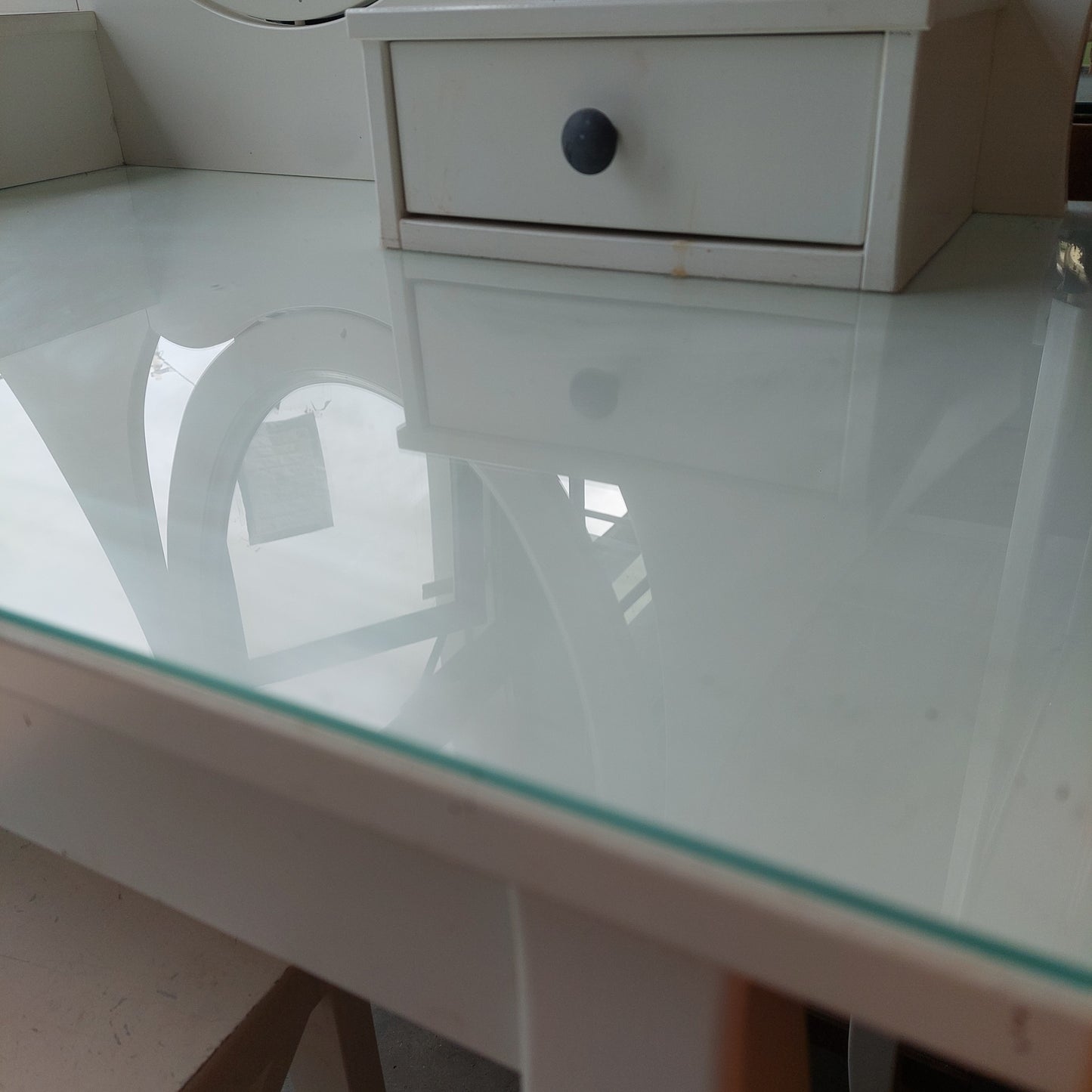 Toletta Con Specchio E Sgabello Cm100x50x158h
